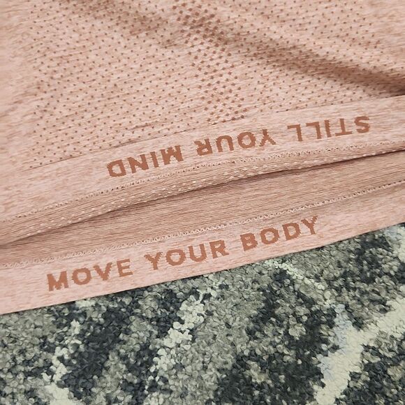 Lululemon Swiftly Tech Racerback 10 - Picture 4 of 5